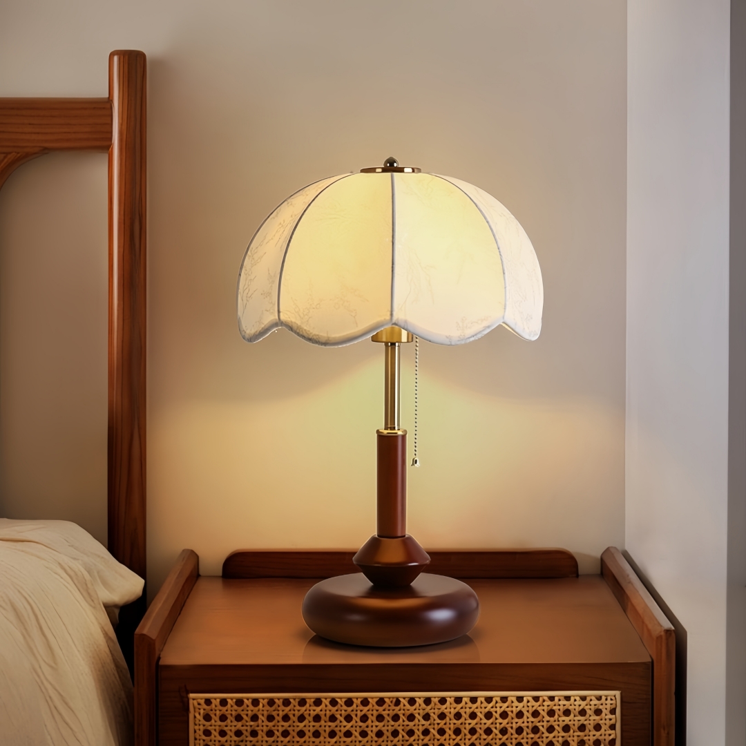 Home Textiles & Furnishings - Vintage Scalloped Dome Table Lamp for