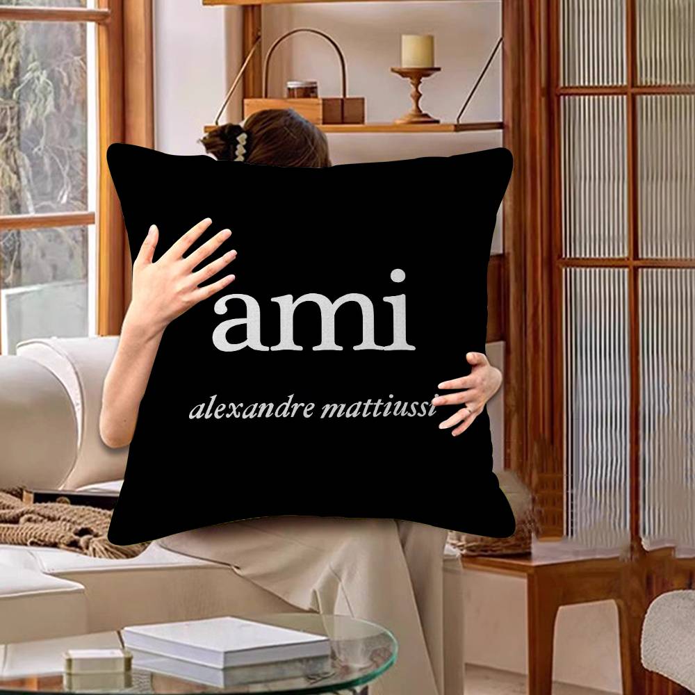 Popular AMI PARIS Cushion Cove - огляд і ціна Home Textiles Paris